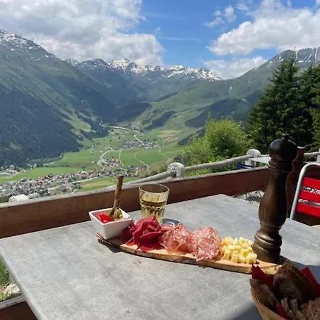 Swiss Alpine Hideaway Сasa de vacaciones *